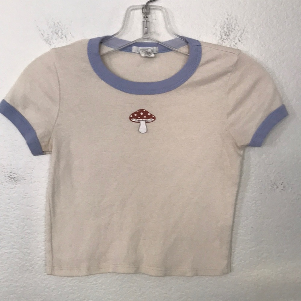 FULL TILT MUSHROOM T-SHIRT SIZE MED GIRLS GREAT CONDITION!